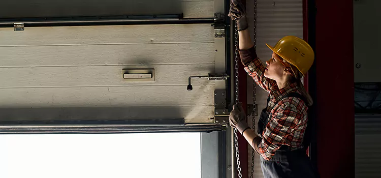 Addressing Common Garage Door Stoppage Issues in Shafter, CA